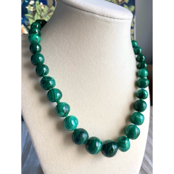 *SOLD* Genuine Malachite Beaded Vintage Handcrafted Statement Necklace Graduated - Picture 8 of 10